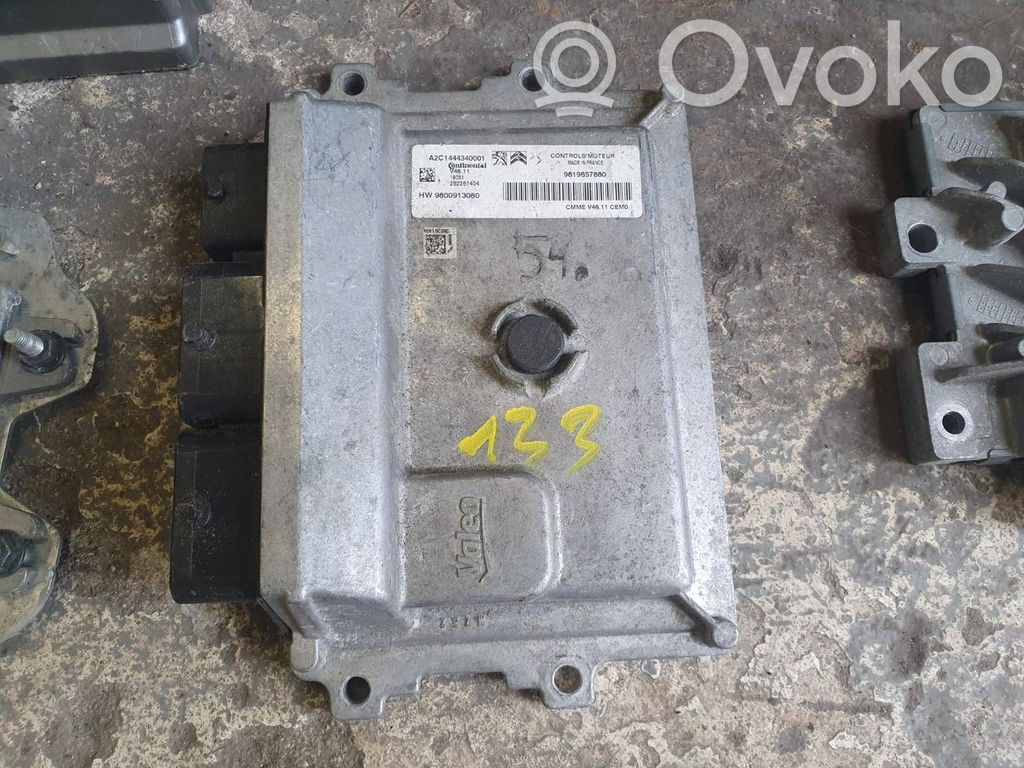 Peugeot 208 I Engine control unit/module 