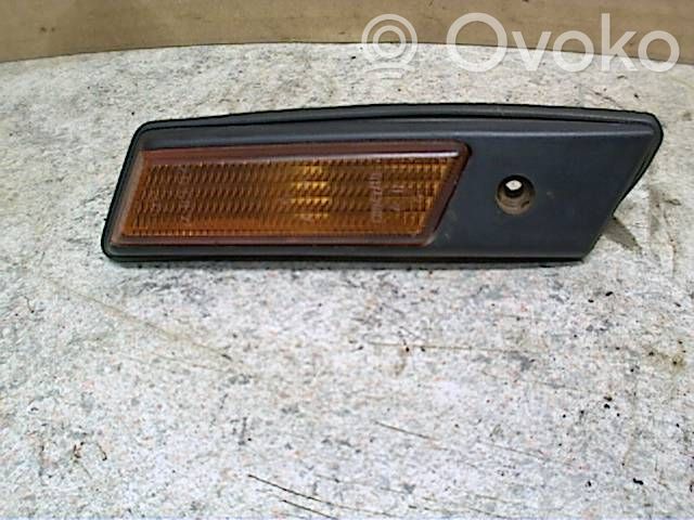 Front fender indicator light   348902