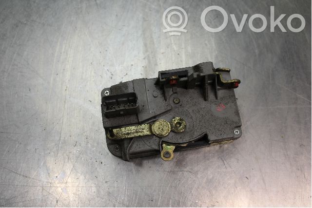 Serrure de porte avant