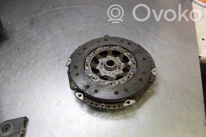 Audi A4 S4 B7 8E 8H Kytkimen painelevy 
