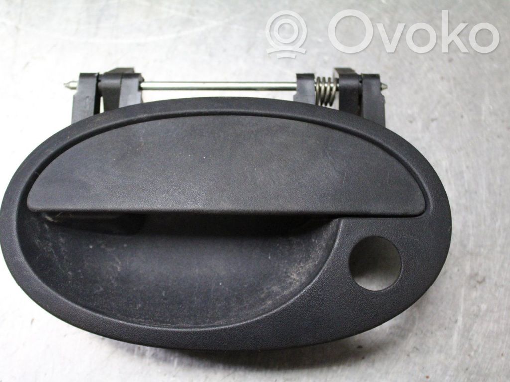 Manecilla externa puerta delantera