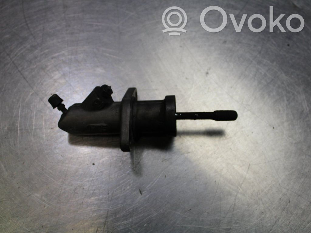 Clutch slave cylinder