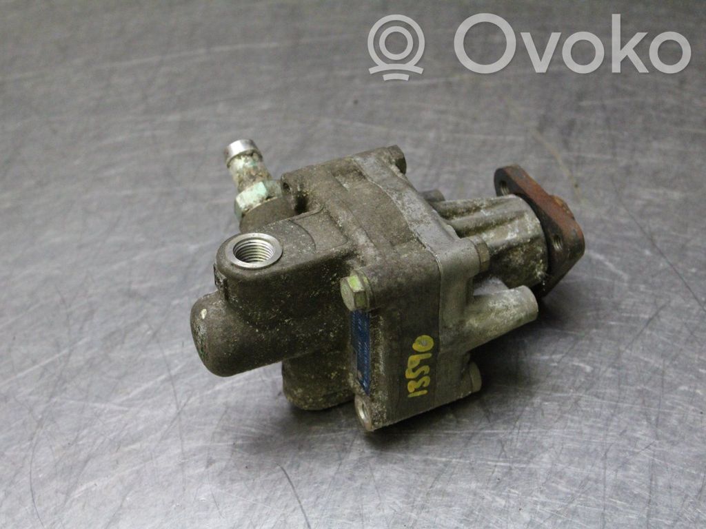 Audi A4 S4 B5 8D Ohjaustehostimen pumppu 