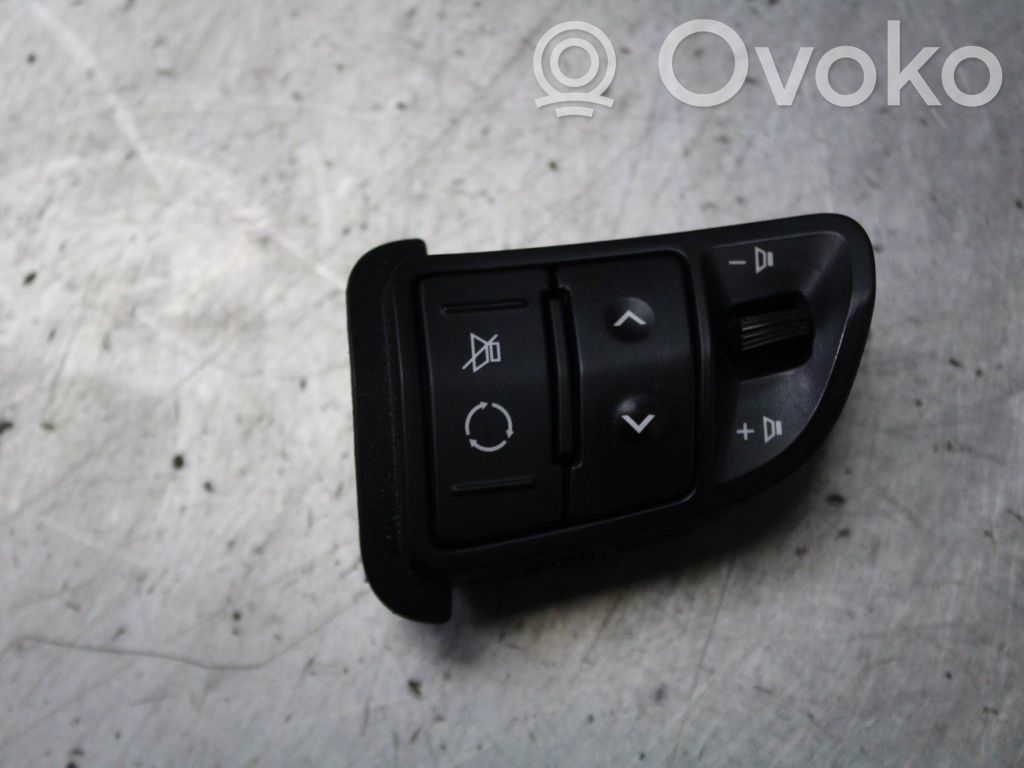 KIA Ceed Steering wheel buttons/switches 
