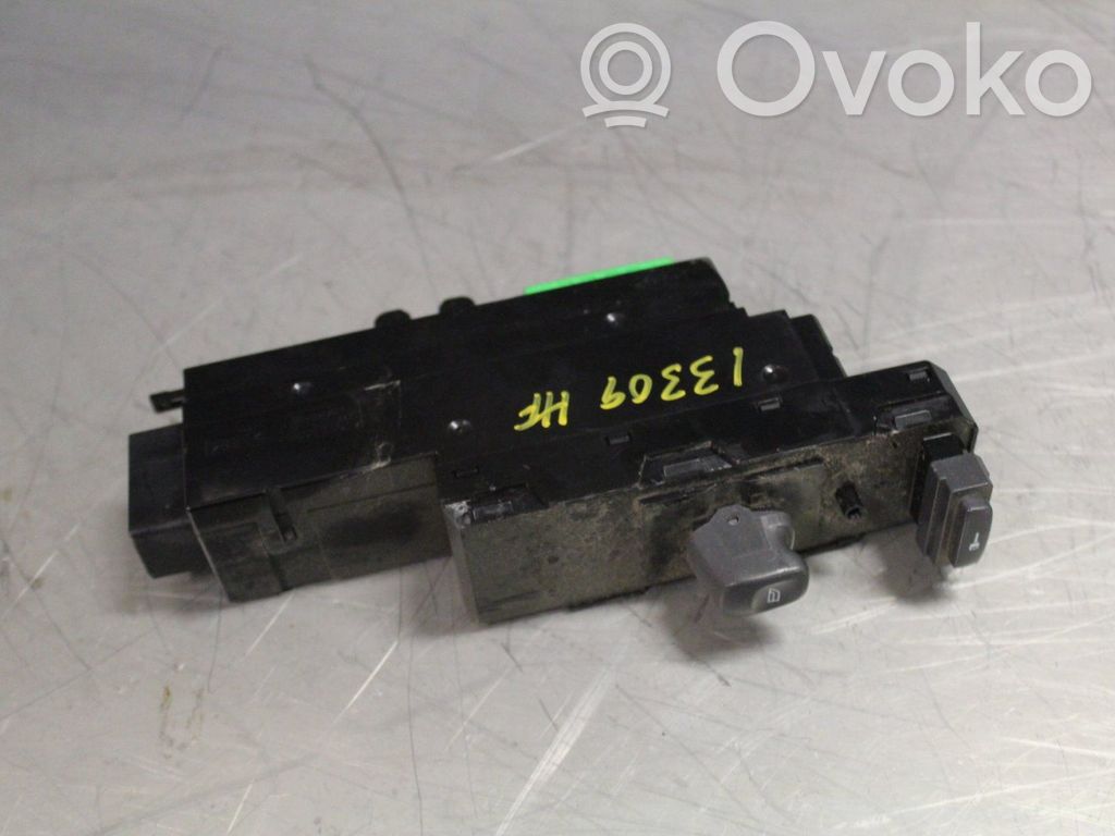 Electric window control switch   8622040