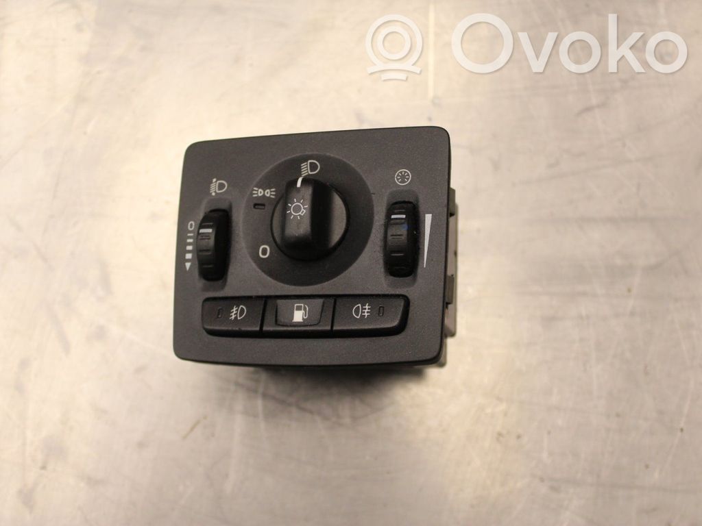 Light switch   30669736