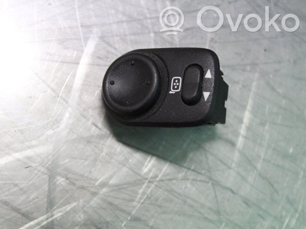 Chevrolet Camaro Wing mirror switch 