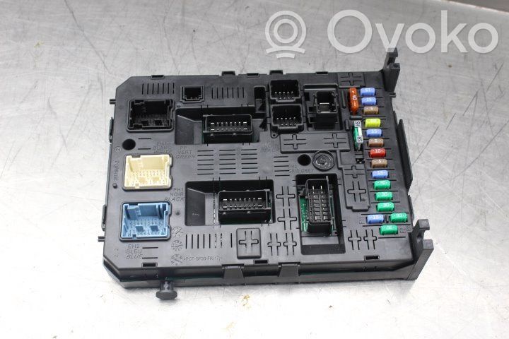Peugeot 308 Módulo de fusible 