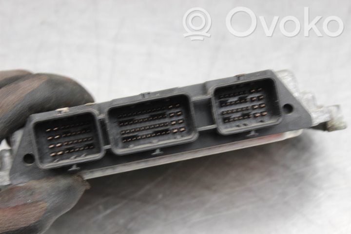 Unité de commande / module d'injection   9663518980,0261208905