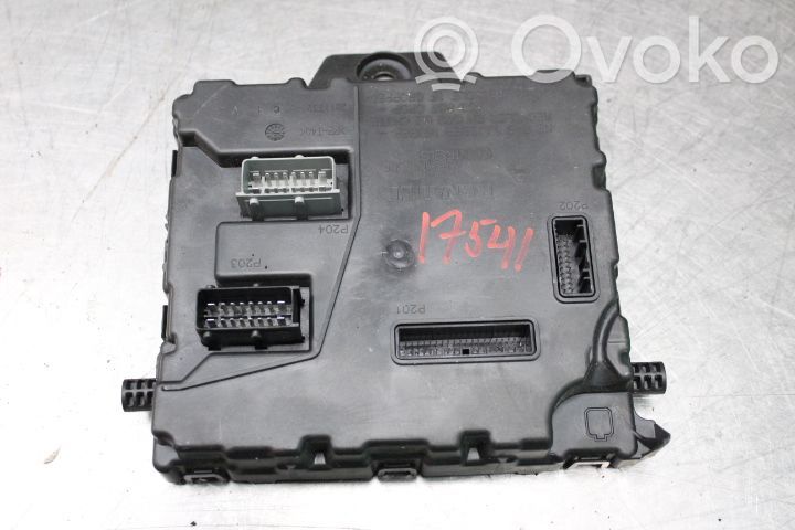 Renault Kangoo II Module de fusibles 