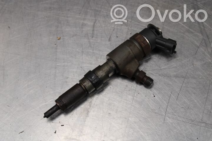 Inyector de combustible   565889,0445110252