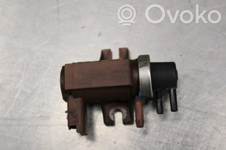 Volvo V50 Vacuum valve 