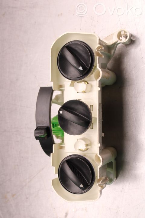 Toyota Corolla E120 E130 Climate control unit 