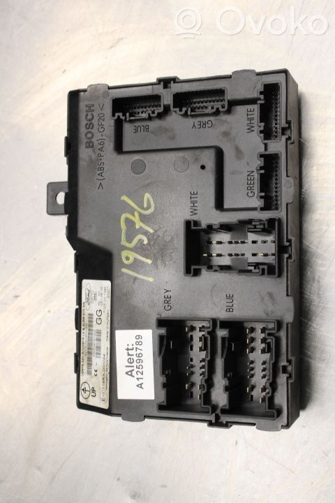 Блок предохранителей   AV1T15K600GG