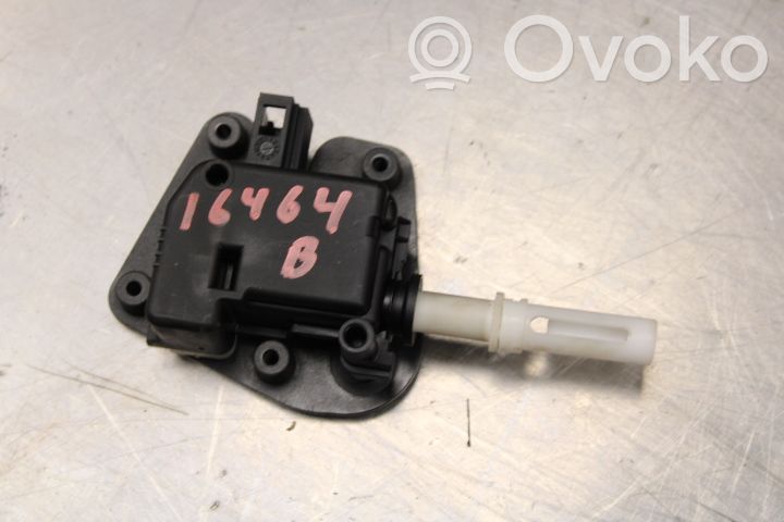 Loading door lock