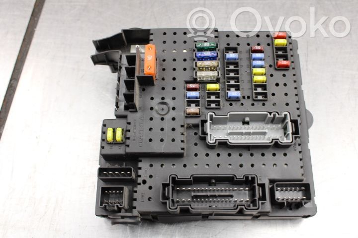 Volvo V70 Fuse module 