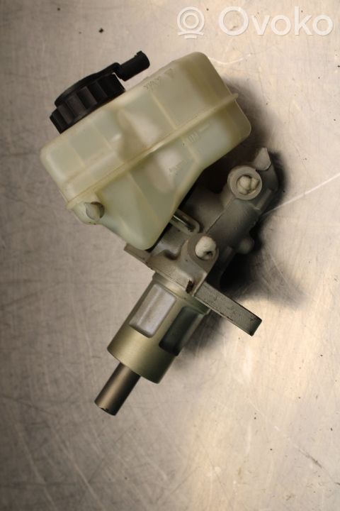 Master brake cylinder
