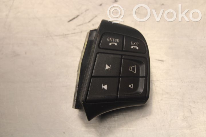 Volvo V70 Pulsanti/interruttori sul volante 
