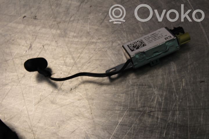 Tesla Model S Radio antena 