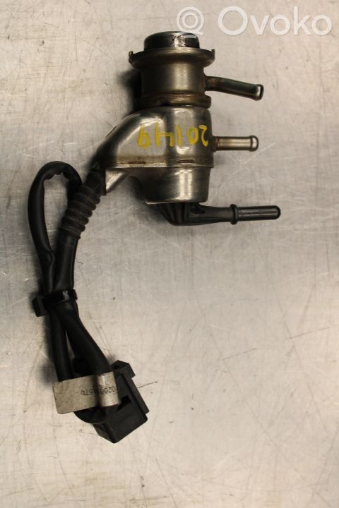 Inyector de combustible   0444025079,2N0131113C