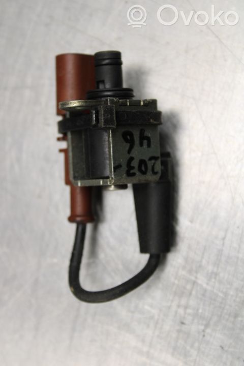 Coolant temperature sensor   04L907284