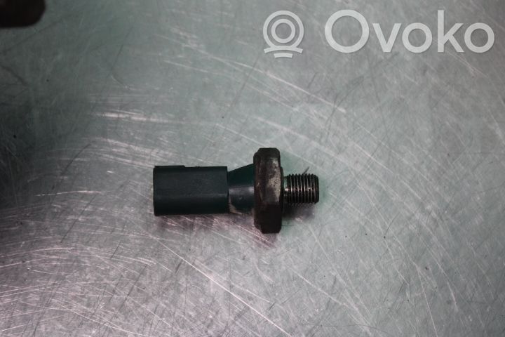Volkswagen Transporter - Caravelle T5 Sensore di pressione dell’olio 
