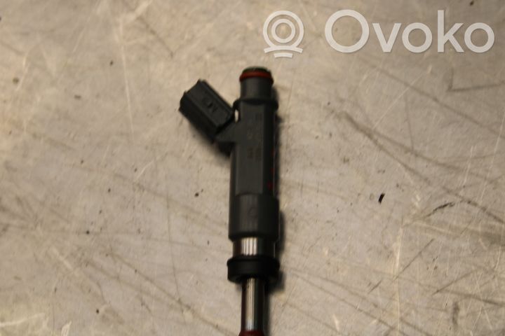 Inyector de combustible   232500T110
