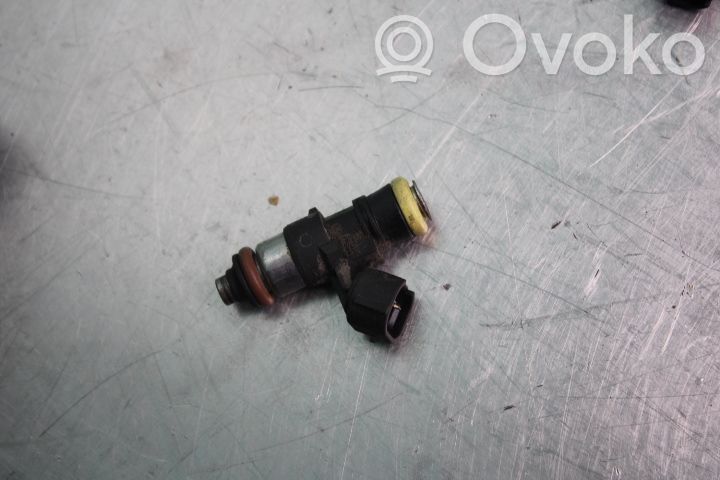 Volkswagen Caddy Inyector de combustible 