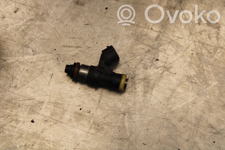 Volkswagen Golf VII Injector combustibil 