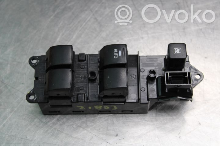 Mitsubishi Space Star Electric window control switch 