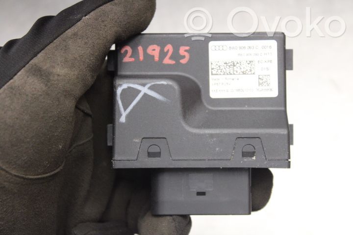 Inne komputery / moduły / sterowniki   8W0906093C