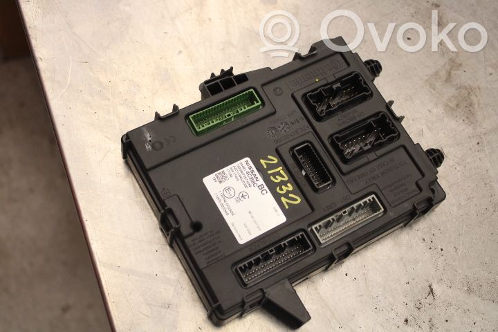 Nissan Qashqai Módulo de fusible 