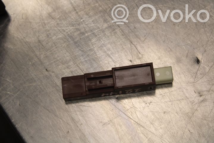 Toyota RAV 4 (XA40) Antenna autoradio 