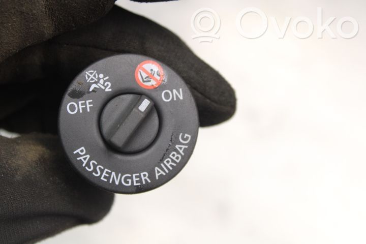Comutator pornit/oprit airbag pasager   681995290R