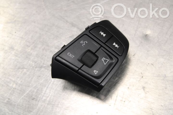 Volvo V60 Pulsanti/interruttori sul volante 
