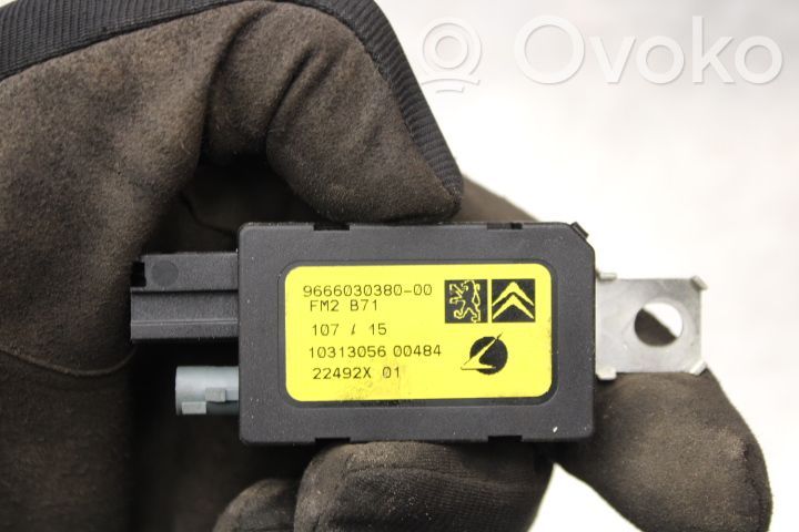 Citroen C4 II Radion antenni 