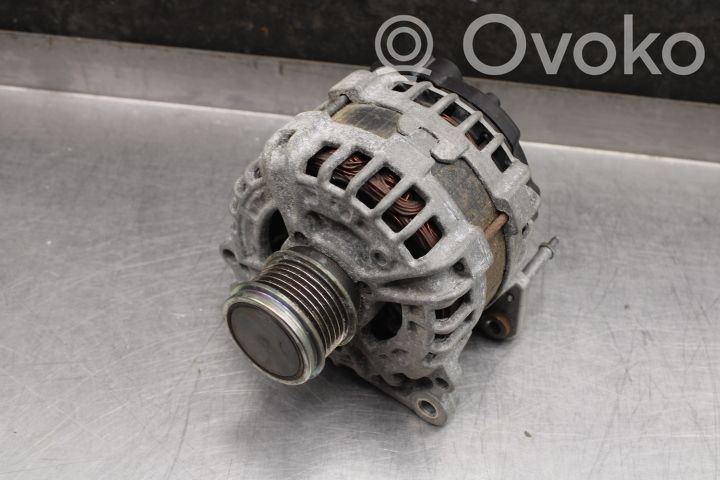Volkswagen PASSAT B8 Generatore/alternatore 