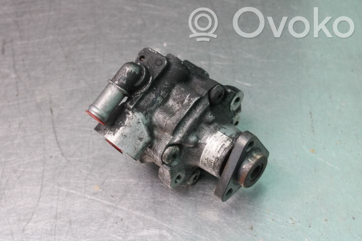 Volkswagen Touareg II Pompe direction assistée