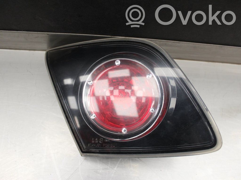 Mazda 3 I Lampă spate în capacul portbagajului 