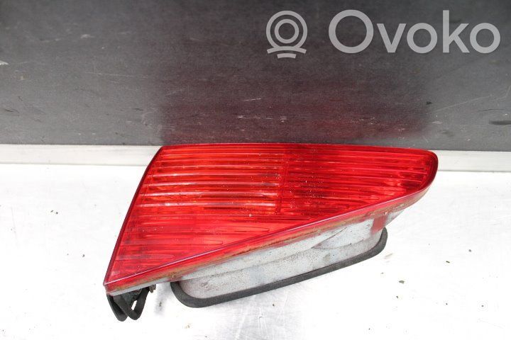 Peugeot 607 Lampă spate în capacul portbagajului 