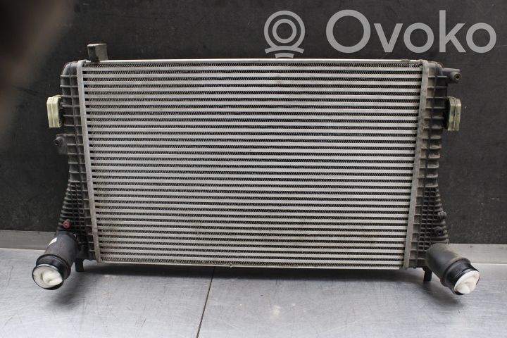 Volkswagen PASSAT B7 Radiador intercooler 