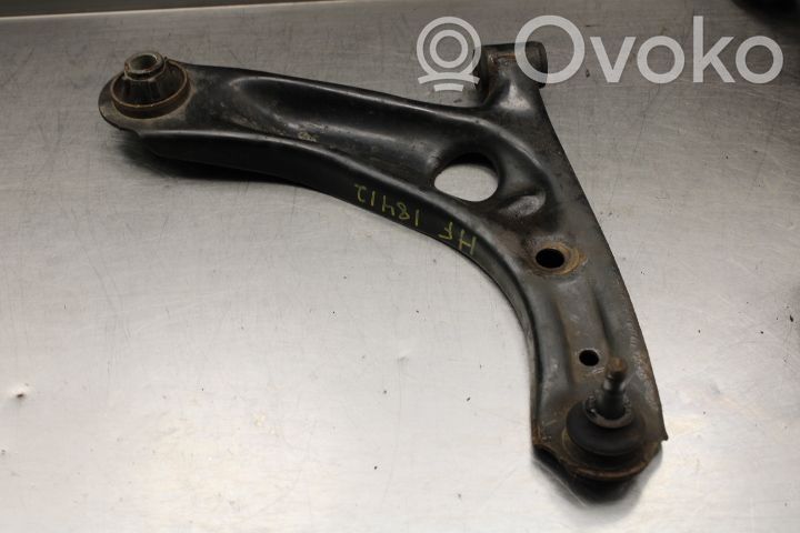 Peugeot 107 Querlenker Achsschenkel vorne 