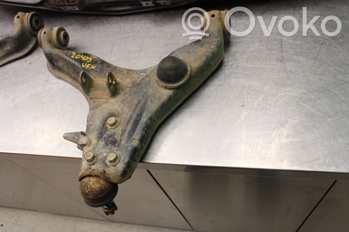 Mitsubishi L200 Querlenker Achsschenkel vorne