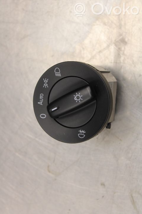 Interruptor de luz   1K0941431BK