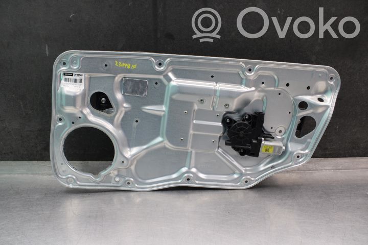 Volvo V70 Macara ușă față cu motor 