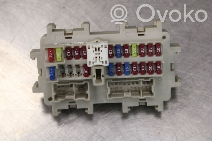 Nissan Navara D40 Fuse module 