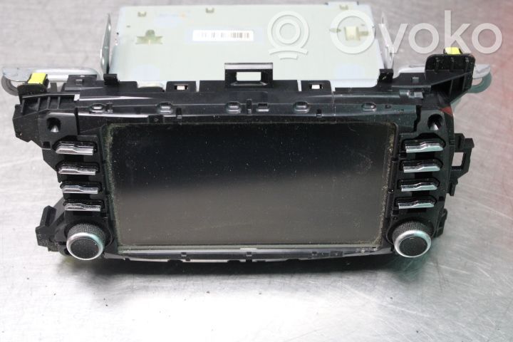 Toyota Yaris Panel / Radioodtwarzacz CD/DVD/GPS 
