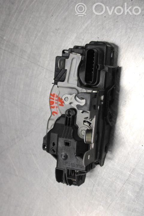 Volvo V40 Etuoven lukko 