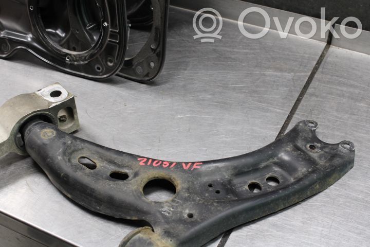 Volkswagen PASSAT B7 Braccio di controllo sospensione anteriore inferiore/braccio oscillante