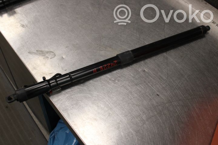 Volvo XC90 Tailgate strut 